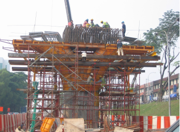 Crosshead for main line under construction