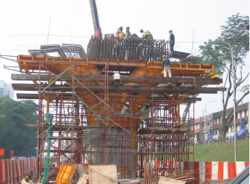 Crosshead for main line under construction 